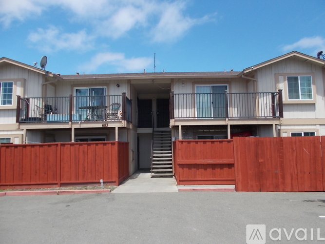 683 Shepherd Ave, Unit D Rental photo 4